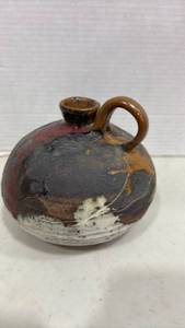 lot 1058 image: Dinnulbin Ceramic Jug with Handle 5.5 inches