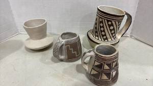 lot 1066 image: Mesa Verde  Pottery Mugs