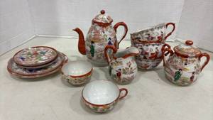 lot 1075 image: Vtg Geisha Japanese China 13 piece