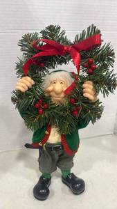 lot 1092 image: Zims Woodland Elves Themselves with Wreath 10.5 inches tall