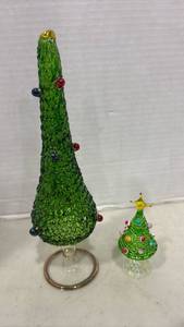 lot 1125 image: Vantage 2 Hand Blown Christmas Tree