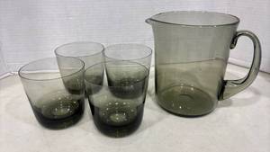 lot 1145 image: Four Vtg Smoked Glasses with Pitcher