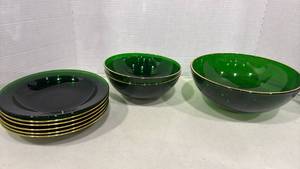 lot 1147 image: Vintage Anchor Hocking Emerald Green Glass Bowls With Gold Trim with Plates. Largest Bowl is 10 inches wide 9 Pieces