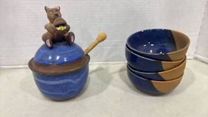 lot 1159 image: Ceramic Bear Honey Pot with Wooden Spoon and 4 Glazed Pottery Bowls