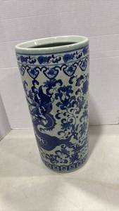lot 1232 image: Blue and White Ceramic Cylindrical Brush Pot with Dragon Motif 18x8