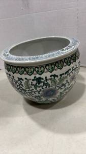 lot 1233 image: Decorative Ceramic Bowl with Hand-Painted Floral and Foliate Design 9x12