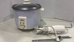 lot 1239 image: Salton Rice Cooker with Black & Decker Knife