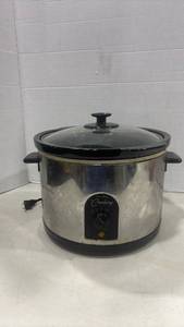 lot 1240 image: West Bend The Crockery Cooker Slow Cooker