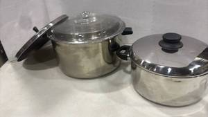 lot 1241 image: Cookware Set 2 Pots with Glass Lids and Black Handles