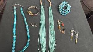lot 1610 image: Womens jewelry