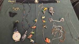 lot 1619 image: Womens jewelry