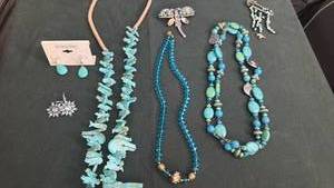lot 1623 image: Womens jewelry