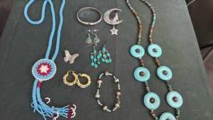 lot 1631 image: Bolo tie and Womens jewelry