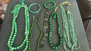 lot 1637 image: Womens jewelry