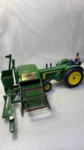 lot 2002 image: John Deere No. 12A Diesel 50 Anniversary Combine Toy Set with Tractor