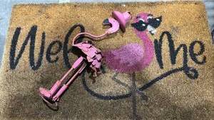 lot 2018 image: Pink Flamingo Welcome Mat with Pink Metal Flamingo