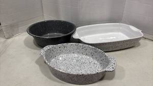 lot 2045 image: Cerutil Stoneware Gres Culinaire 2 Piece Bakeware Set Made Portugal and Metal Bowl
