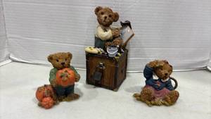 lot 2049 image: Home Interiors & Gifts Thank You Bears Figurine Set 3 Piece