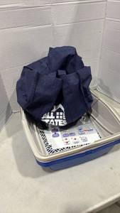 lot 2073 image: Sifting Framed Cat Pan with Reusable Tote Bags Lot