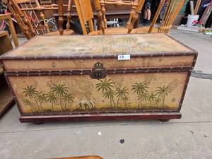 lot 12 image: wood storage trunkchest