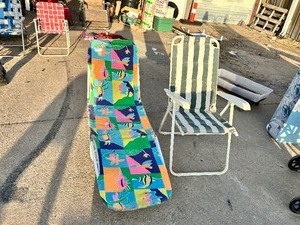 lot 126 image: Pair of folding lawn chairs