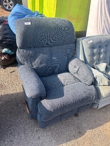 lot 95 image: Bluegray Recliner