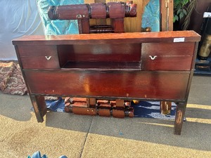 lot 100 image: Complete Twin Size Bed Frame.