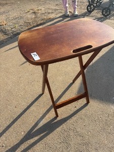 lot 118 image: Folding TVfood tray