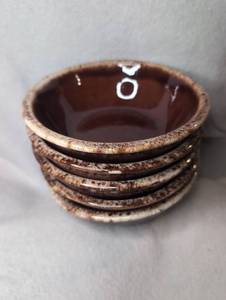 lot 1000 image: Hull Oven Proof U.S.A. Brown Ceramic Bowls- Set of 5