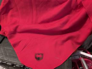 lot 2002 image: Dodge Viper Snake Logo Red Fabric Car Blanket Throw