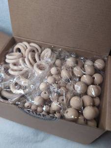 lot 2019 image: HOHO TIME Wooden Craft Beads and Rings Kit -new