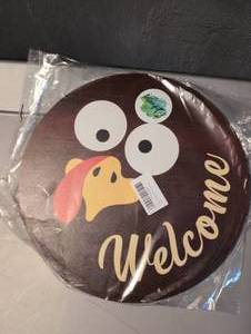 lot 2500 image: Wooden Thanksgiving Turkey Door Decor - new