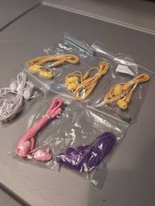 lot 3507 image: Lot of 6 Earbud Headphones with Cables Multiple Colors - new