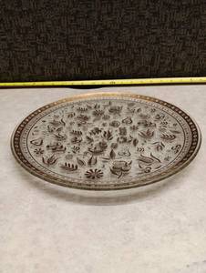 lot 112 image: Decorative Metal Plate with Floral and Botanical Pattern 10 inch