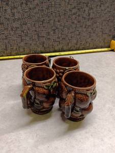 lot 127 image: Inarc� 4 Ceramic Mugs with Grape Cluster Relief Design E2810