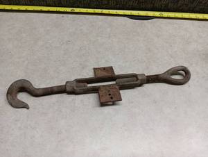 lot 146 image: Hook and Eye Turnbuckle Tensioner with Square Mounting Plate