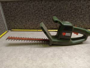 lot 188 image: Black & Decker Hedge Trimmer Corded Electric