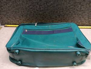 lot 190 image: Samsonite Teal Rolling Luggage Suitcase