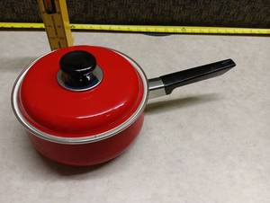 lot 200 image: Red Cookware Frying Pan with Lid