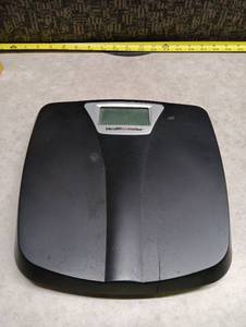 lot 215 image: Health o meter Digital Bathroom Scale Model HDM360DQ-05 X209BN