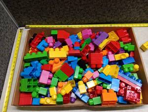 lot 221 image: Large Lot Colorful Building Blocks Bricks Red Blue Yellow Green Pink Orange Purple