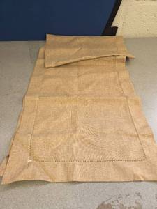 lot 1163 image: Table Runner 14x72 - Retail $0