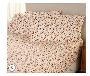 lot 139 image: $64 HomeReflections 1200TC Cotton Blend Sheet Set with Extra Cases