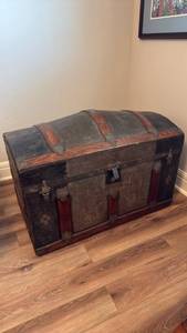 lot 921 image: Vintage trunk27x24x18 located in basement