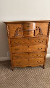lot 926 image: Vintage chest of drawers 51x29x19 located in basement