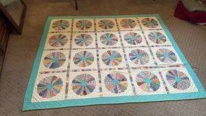 lot 982 image: Hand sewn quilt 72x 59