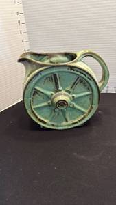 lot 1005 image: Frankoma Prairie Green Wagon Wheel Pitcher