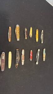 lot 1027 image: Pocket knives