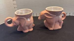 lot 1028 image: Francoma political elephant and donkey mug