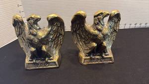 lot 1034 image: Brass eagles book ends